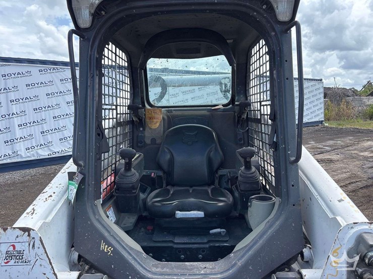 2021-bobcat-t740-image-10