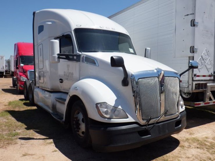 2022-kenworth-t680-image-3