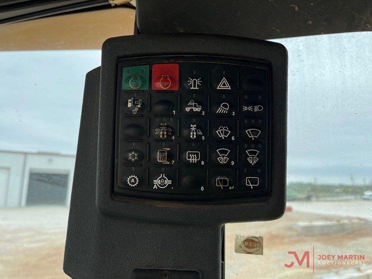 2010-deere-670g-image-19