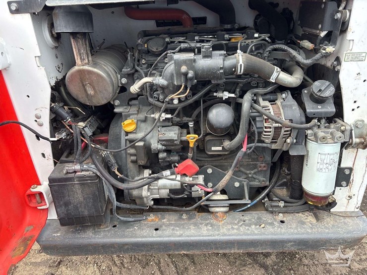 2021-bobcat-t740-image-13