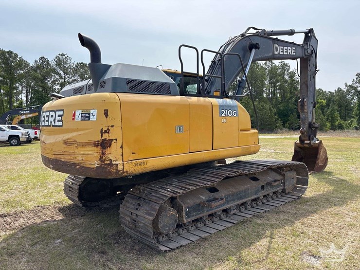 2017-deere-210g-image-3