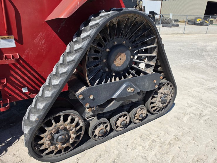 2014-case-ih-420-image-13