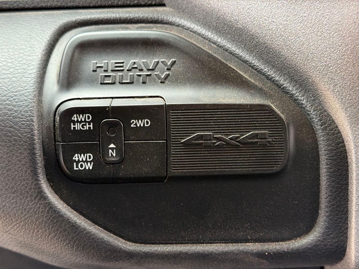 2022-dodge-3500-image-26