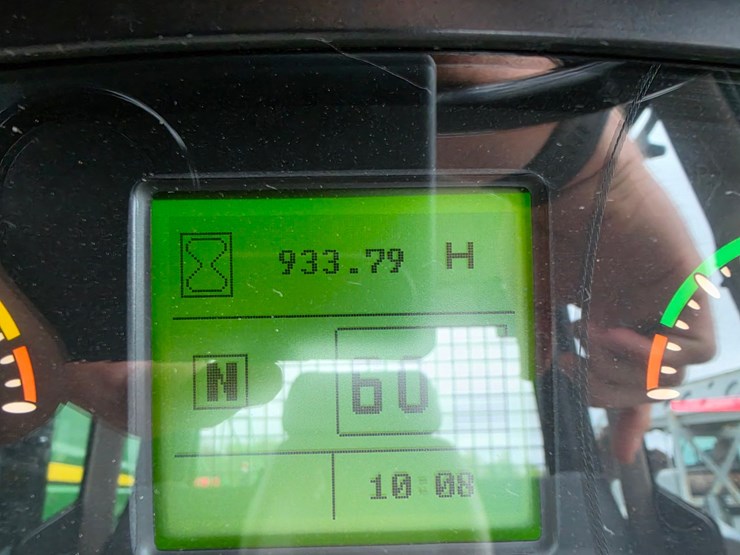 2015-case-650l-wt-image-12