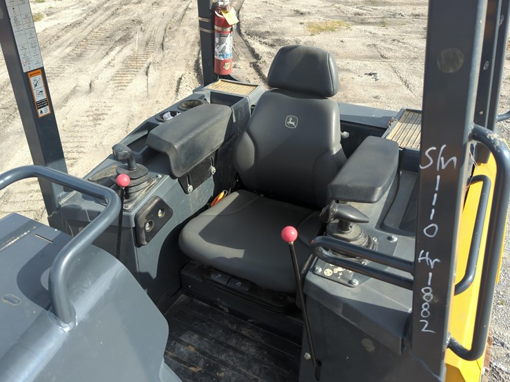 2022-deere-450-lt-image-16