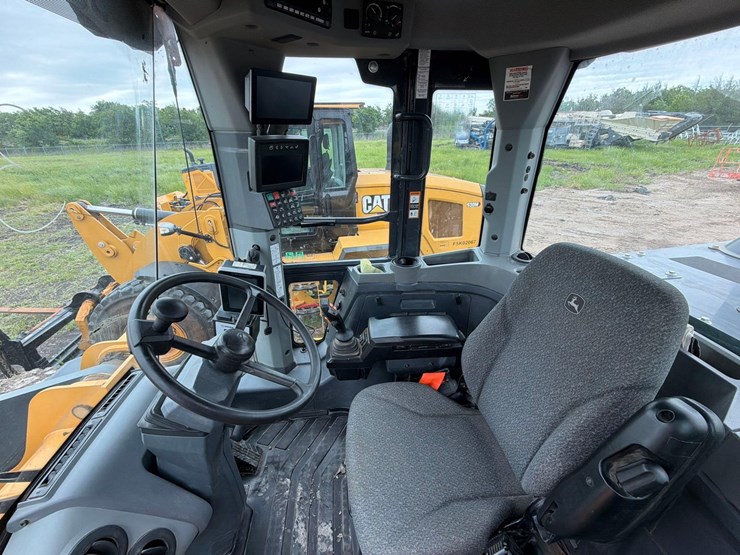 2023-deere-644p-image-14