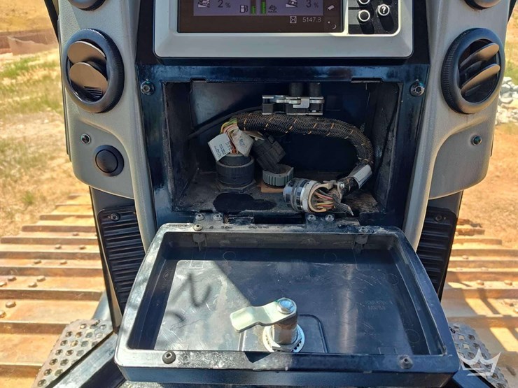 2019-caterpillar-d6n-lgp-image-37
