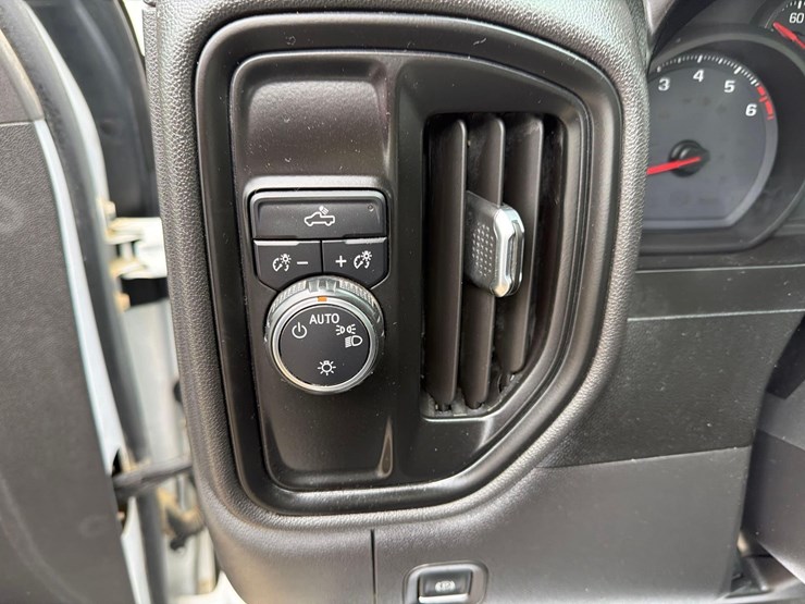 2019-chevrolet-1500-image-19