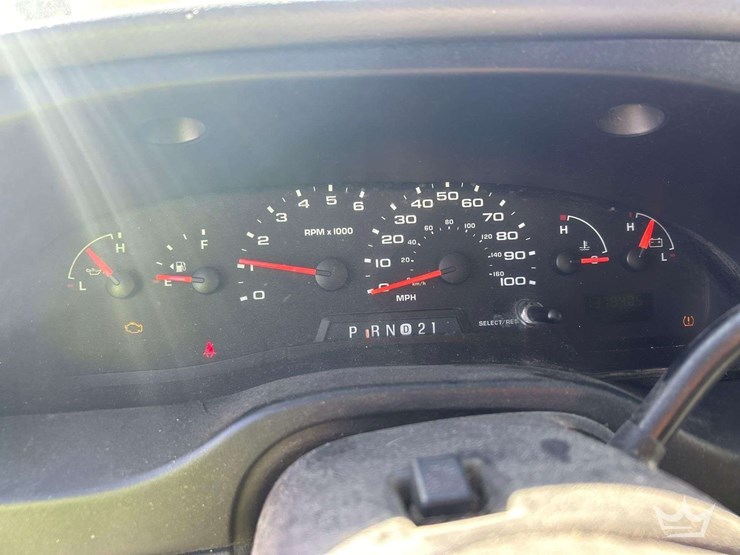 2008-ford-cargo-image-14