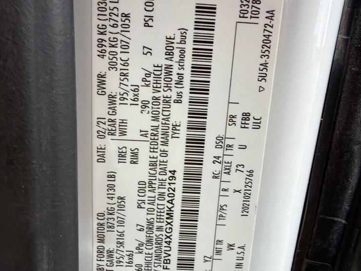 2021-ford-e350-image-16