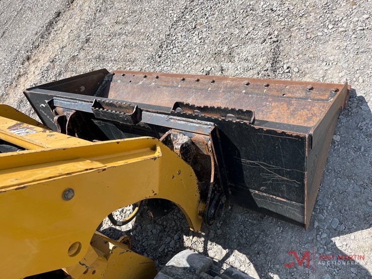 2020-caterpillar-259d3-image-8