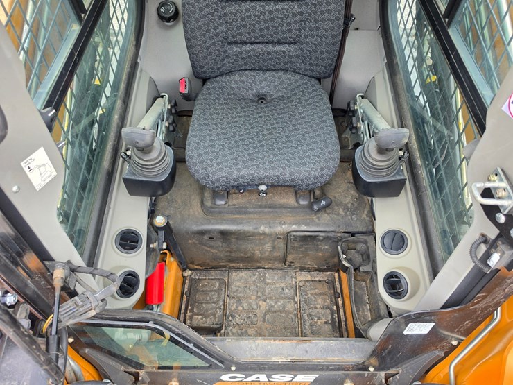 2020-case-tv450b-image-9