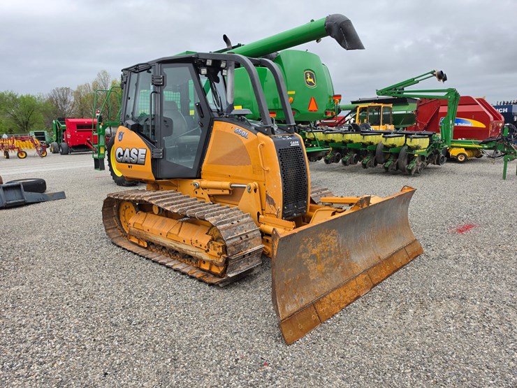 2015-case-650l-wt-image-21