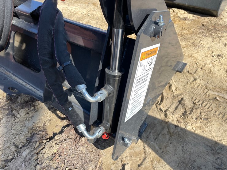 #2318-•-new-wolverine-mini-skid-steer-combination-bucket-image-11