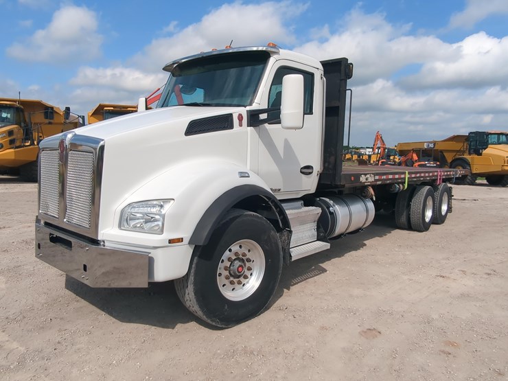 2016-kenworth-t880-image-2