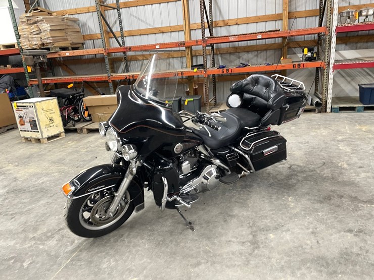 #210-•-2001-harley-davidson-ultra-classic-motorcycle-(has-wi-title)-image-7