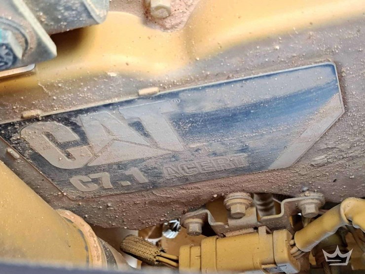 2019-caterpillar-d6n-lgp-image-13