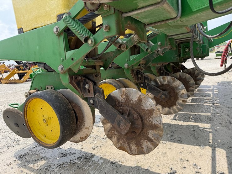 john-deere-7200-image-13