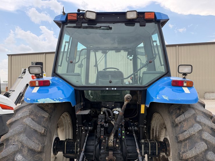 2002-new-holland-ts110-image-10