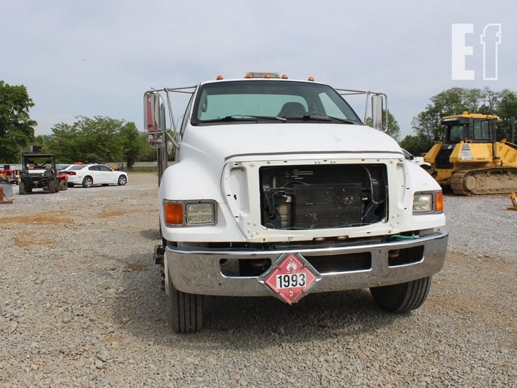 2005-ford-f750-sd-image-8