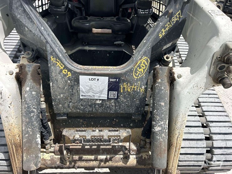 2023-bobcat-t76-image-21