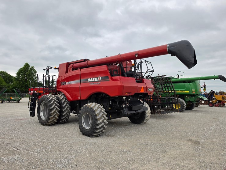 2011-case-ih-7120-image-18