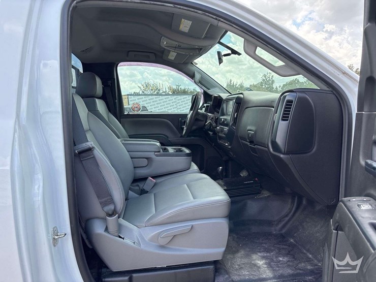 2018-gmc-sierra-2500hd-image-24