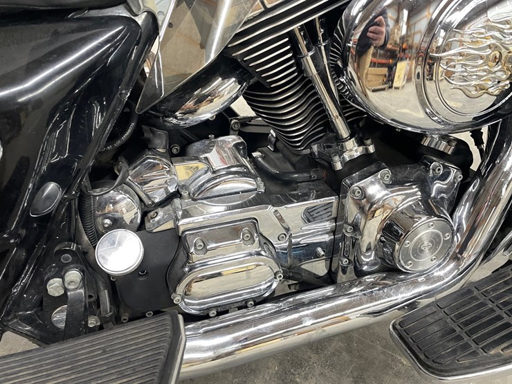 #210-•-2001-harley-davidson-ultra-classic-motorcycle-(has-wi-title)-image-48