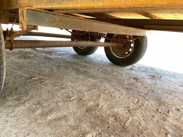 #2011-•-4-place-22'-snowmobile-trailer-(no-title)-image-34