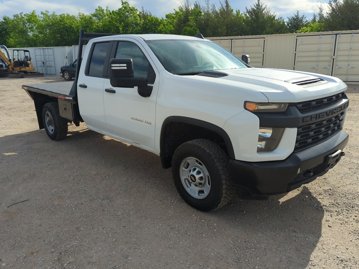 2022-chevrolet-2500-image-3