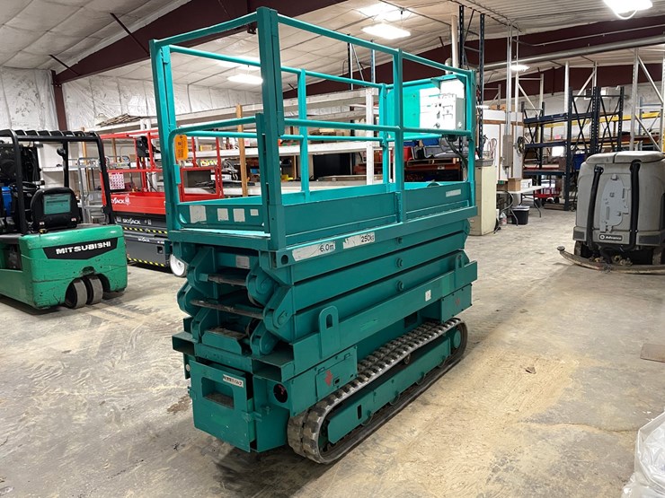 #303-•-2008-en-systems-co.-en8l06-electric-tracked-scissor-lift-image-4