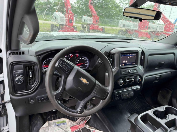 2022-chevrolet-3500-image-18