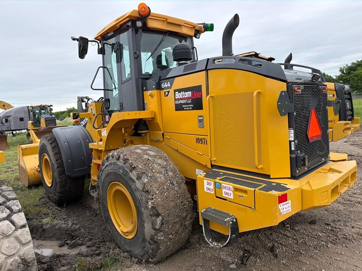 2023-deere-644p-image-4