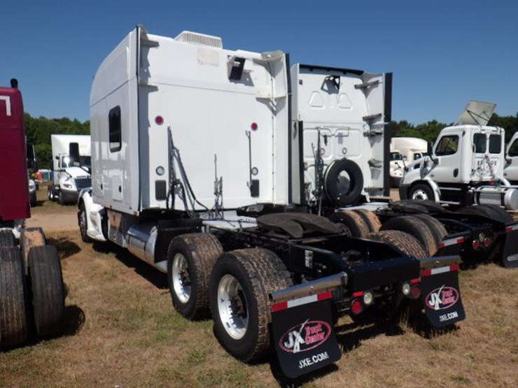 2018-peterbilt-579-image-16
