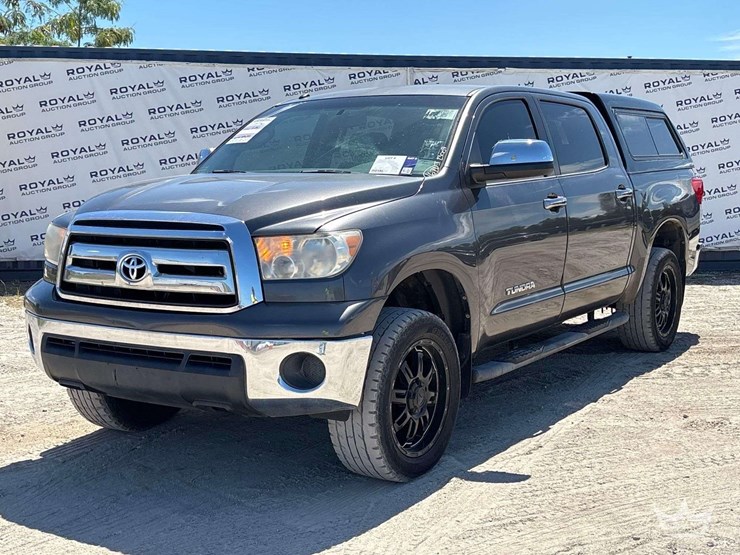 2013-toyota-tundra-image-1