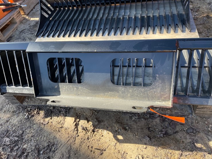 #2316-•-new-wolverine-42"-mini-skid-steer-skelton-bucket-image-11
