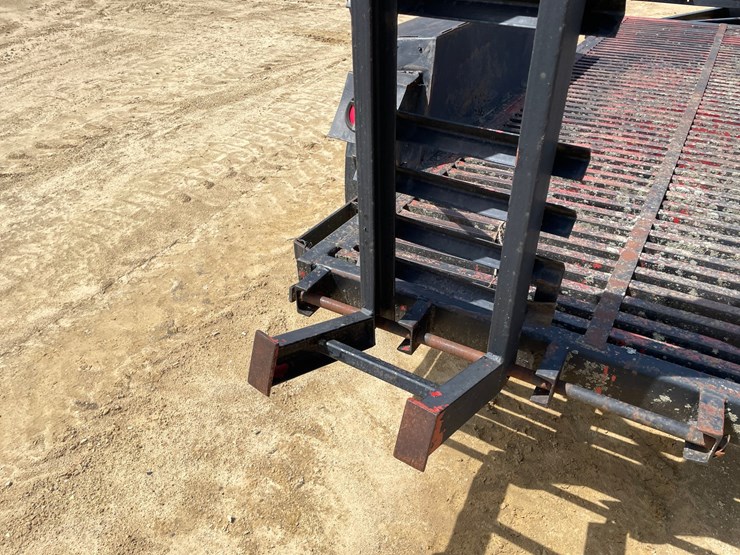 #2012-•-12'-skid-steer-trailer-(no-title)-image-20