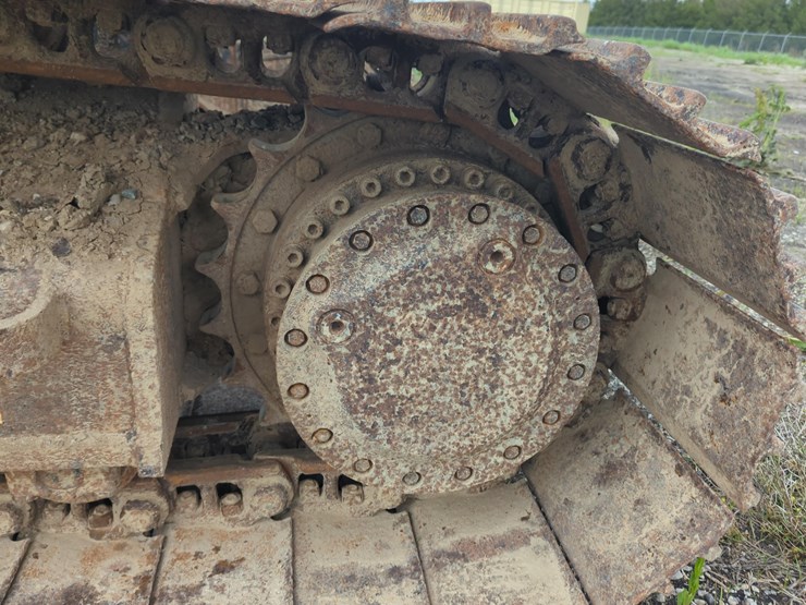 2019-caterpillar-320-image-11