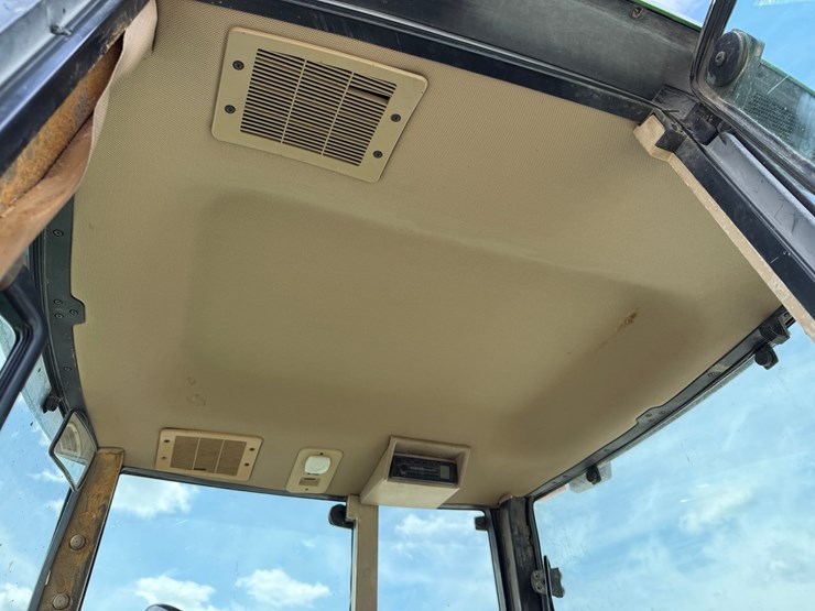 1995-john-deere-6400-image-13