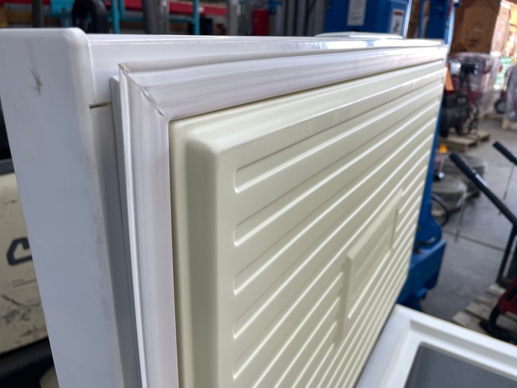 #6720-•-amana-chest-freezer-image-13