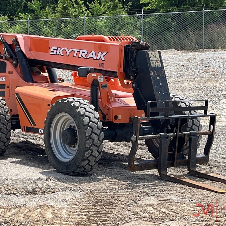 2016 JLG 8042
