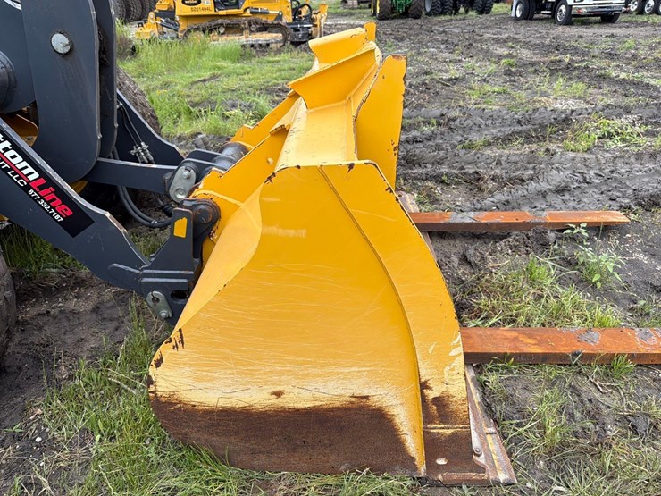 2023-deere-544p-image-15