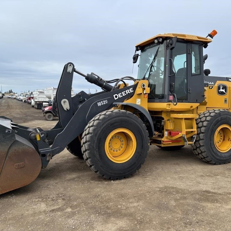 2023 JOHN DEERE 544