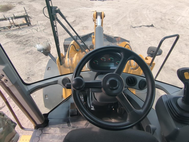 2022-caterpillar-930m-image-16