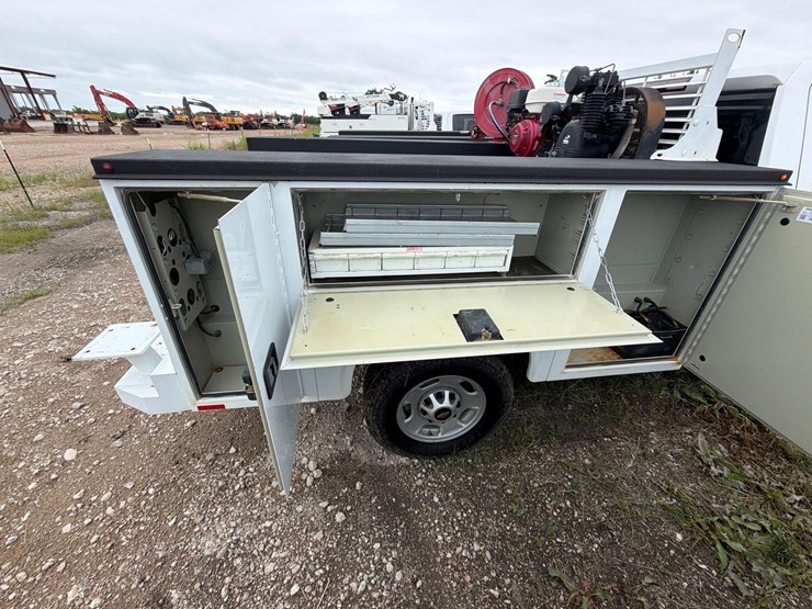 2023-chevrolet-2500-image-9