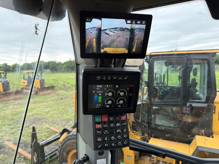 2023-deere-644p-image-17