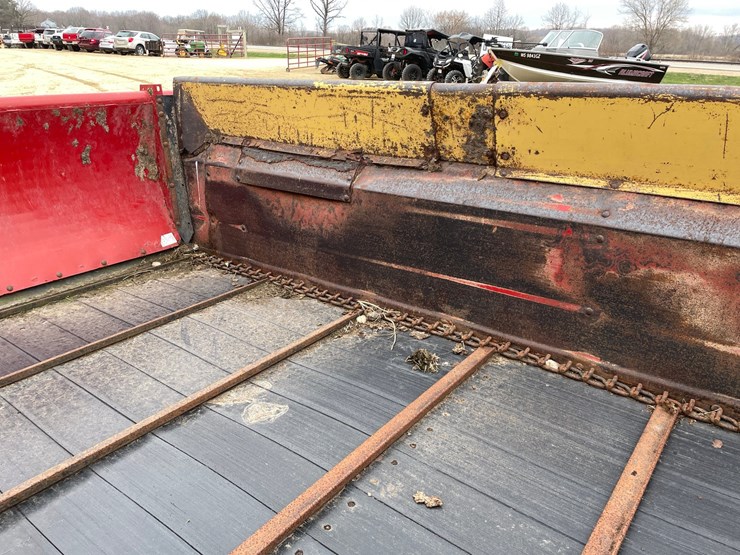 new-holland-165-image-18
