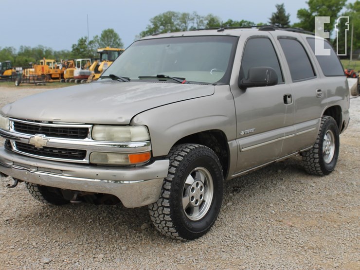 2003-chevrolet-tahoe-image-1