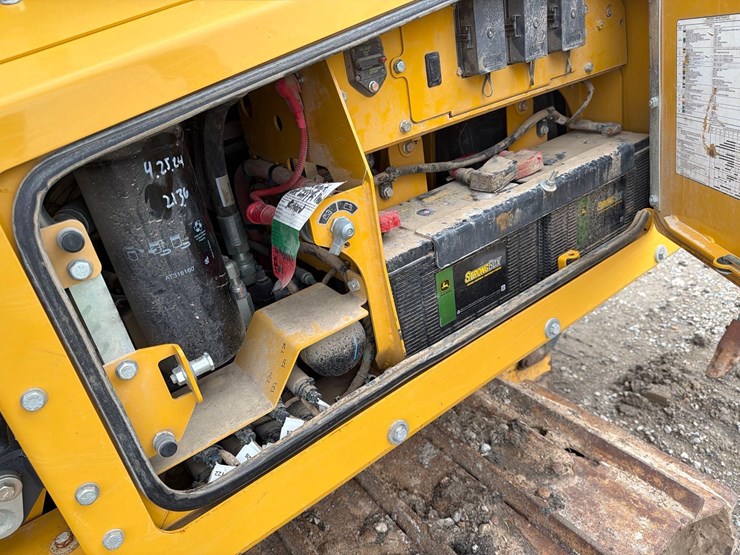 2022-deere-700l-xlt-image-21