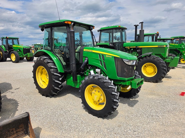 2016-john-deere-5100e-image-1
